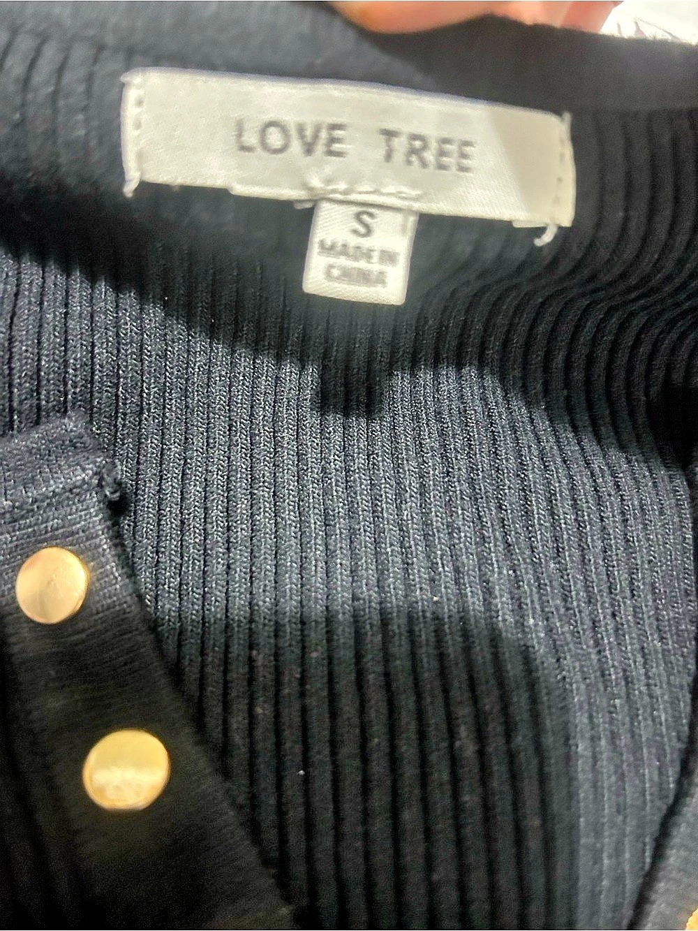 Love Tree Ribbed Gold Snap Crop Top - Picture 4 of 7